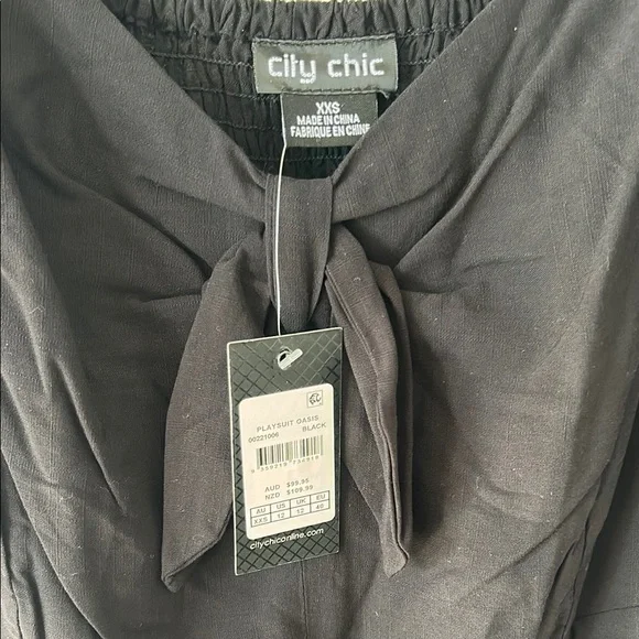 City Chic Black Romper with Pockets - Picture 2 of 3